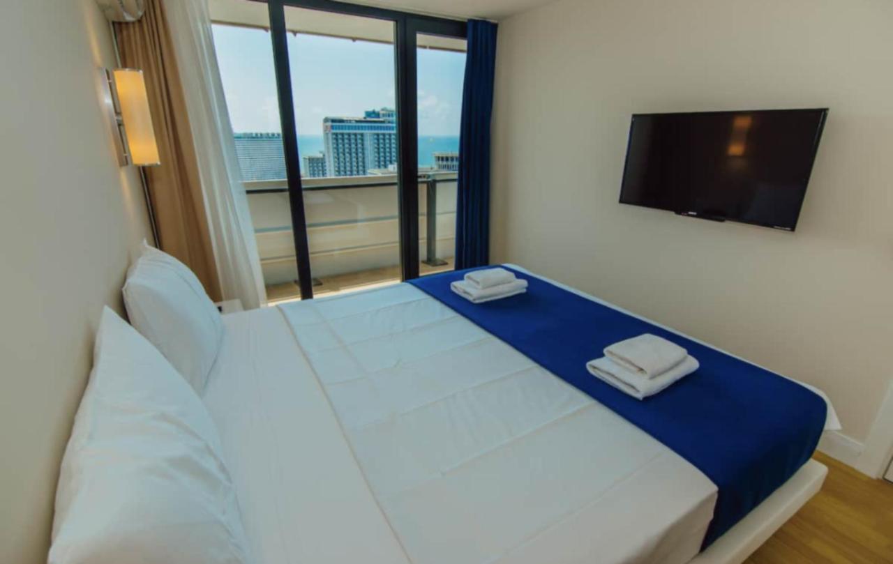 Orbi City Batumi Sea View Aparthotel Extérieur photo