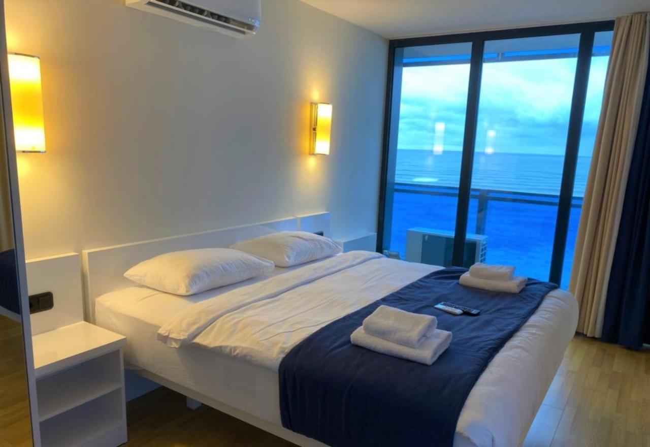 Orbi City Batumi Sea View Aparthotel Extérieur photo